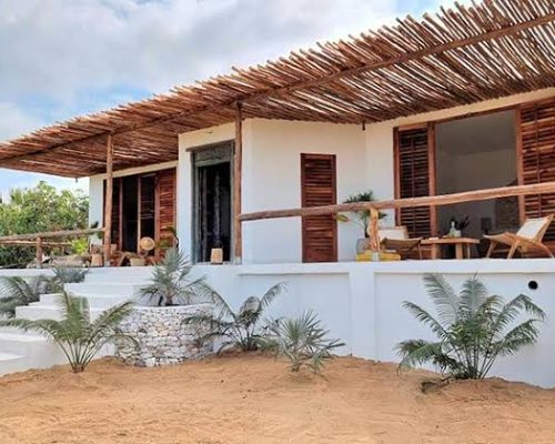 Landscaping & Grass Roof Thatching - Savanna Construction Services Ltd (14)