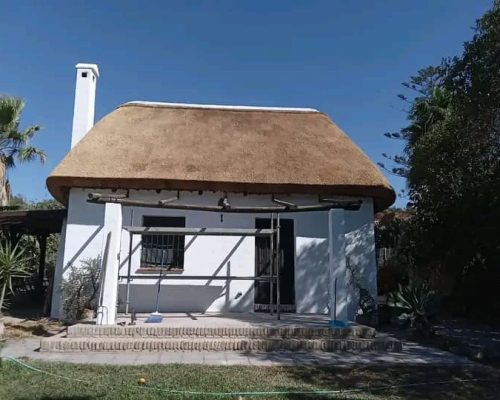 Landscaping & Grass Roof Thatching - Savanna Construction Services Ltd (7)